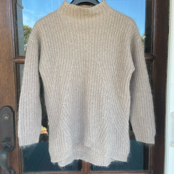 SUNDANCE sweater! Nylon/wool/mohair. Size M - Picture 1 of 5
